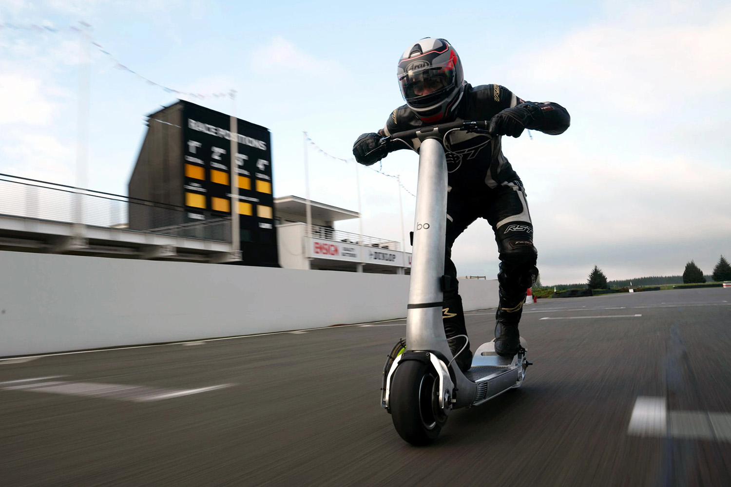 世界最速の電動キックボード「The Turbo」 〜 画像13