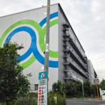 【画像】でかいトラックだけに近くで待ってりゃすぐクレーム！　ドライバーも泣きたくなるトラックの「荷待ち問題」はどうすりゃいい？ 〜 画像1