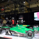 【画像】新車スポーツカーからカスタムSUVまでマッチングは良好！　５台のプレミアムスポーツカーがお出迎えする横浜ゴムは「アドバンスポーツV107」を激推し【東京オートサロン2026】 〜 画像6