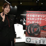 【画像】新車スポーツカーからカスタムSUVまでマッチングは良好！　５台のプレミアムスポーツカーがお出迎えする横浜ゴムは「アドバンスポーツV107」を激推し【東京オートサロン2026】 〜 画像16