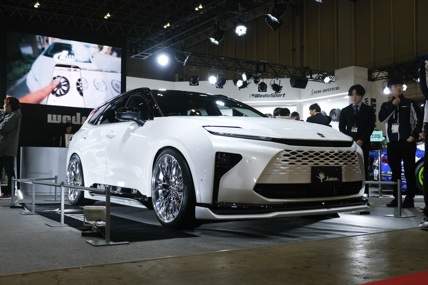 新作のクレンツェ「ベルテーラー」を履かせたクラウンエステート