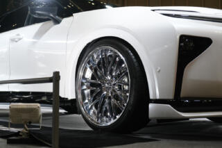 足元のおしゃれを楽しむなら老舗ホイールメーカー「weds」ブースへ行くべし【東京オートサロン2026】