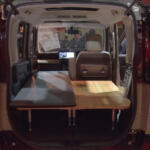 【画像】提灯に誘い込まれたらそこはデリカワールド！　新型クロカンSUVの投入も語られた三菱の「デリカ祭り」が楽しすぎる【東京オートサロン2026】 〜 画像5