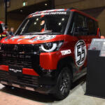 【画像】提灯に誘い込まれたらそこはデリカワールド！　新型クロカンSUVの投入も語られた三菱の「デリカ祭り」が楽しすぎる【東京オートサロン2026】 〜 画像14