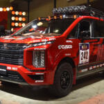 【画像】提灯に誘い込まれたらそこはデリカワールド！　新型クロカンSUVの投入も語られた三菱の「デリカ祭り」が楽しすぎる【東京オートサロン2026】 〜 画像15