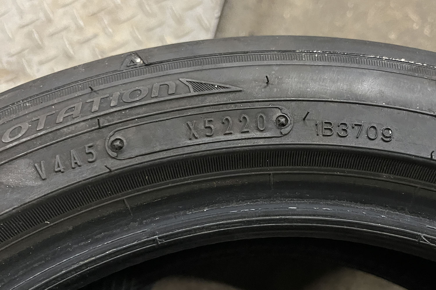 タイヤに記載された製造年月 〜 画像1