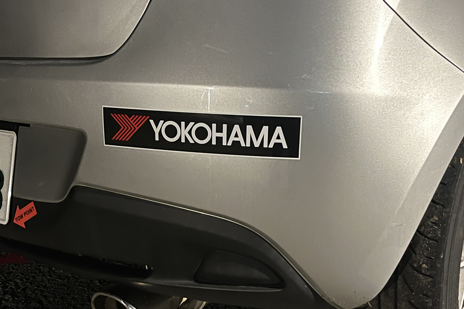 ヨコハマタイヤのスカラシップステッカー