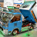 【画像】昭和オヤジ感涙必至のミニ「トラック野郎」⁉︎　ダイハツが「軽のデコトラ」を本気で大発明した狙いとは【東京オートサロン2026】 〜 画像2