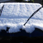 【画像】降雪予報が出たら「ワイパー立てろ」「サイドブレーキ下ろせ」って何のため？　「日本最低気温の日」に確認しておきたい誰でもできるクルマの冬対策 〜 画像1