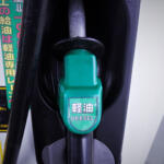 【画像】降雪予報が出たら「ワイパー立てろ」「サイドブレーキ下ろせ」って何のため？　「日本最低気温の日」に確認しておきたい誰でもできるクルマの冬対策 〜 画像5