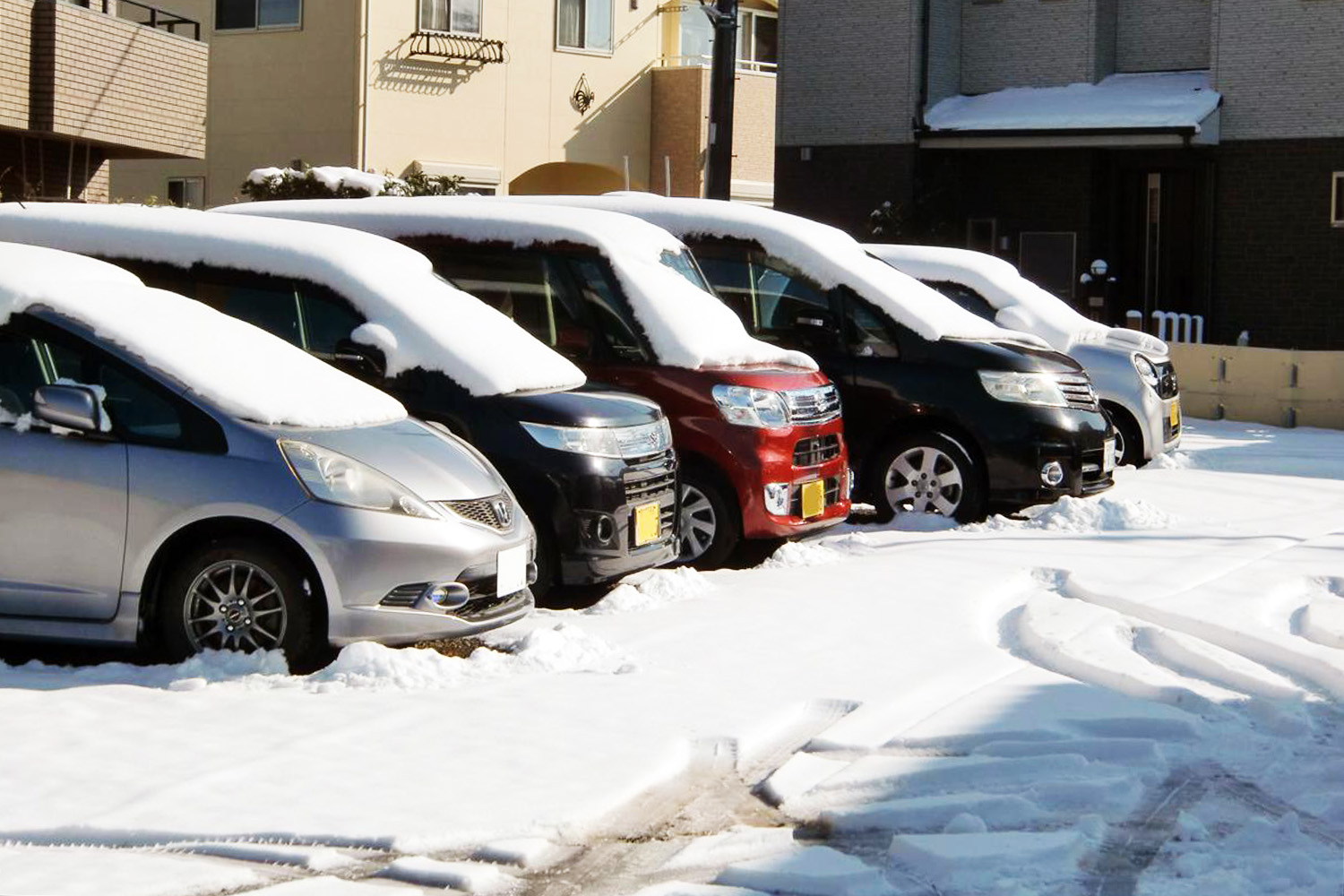 積雪時の駐車風景
