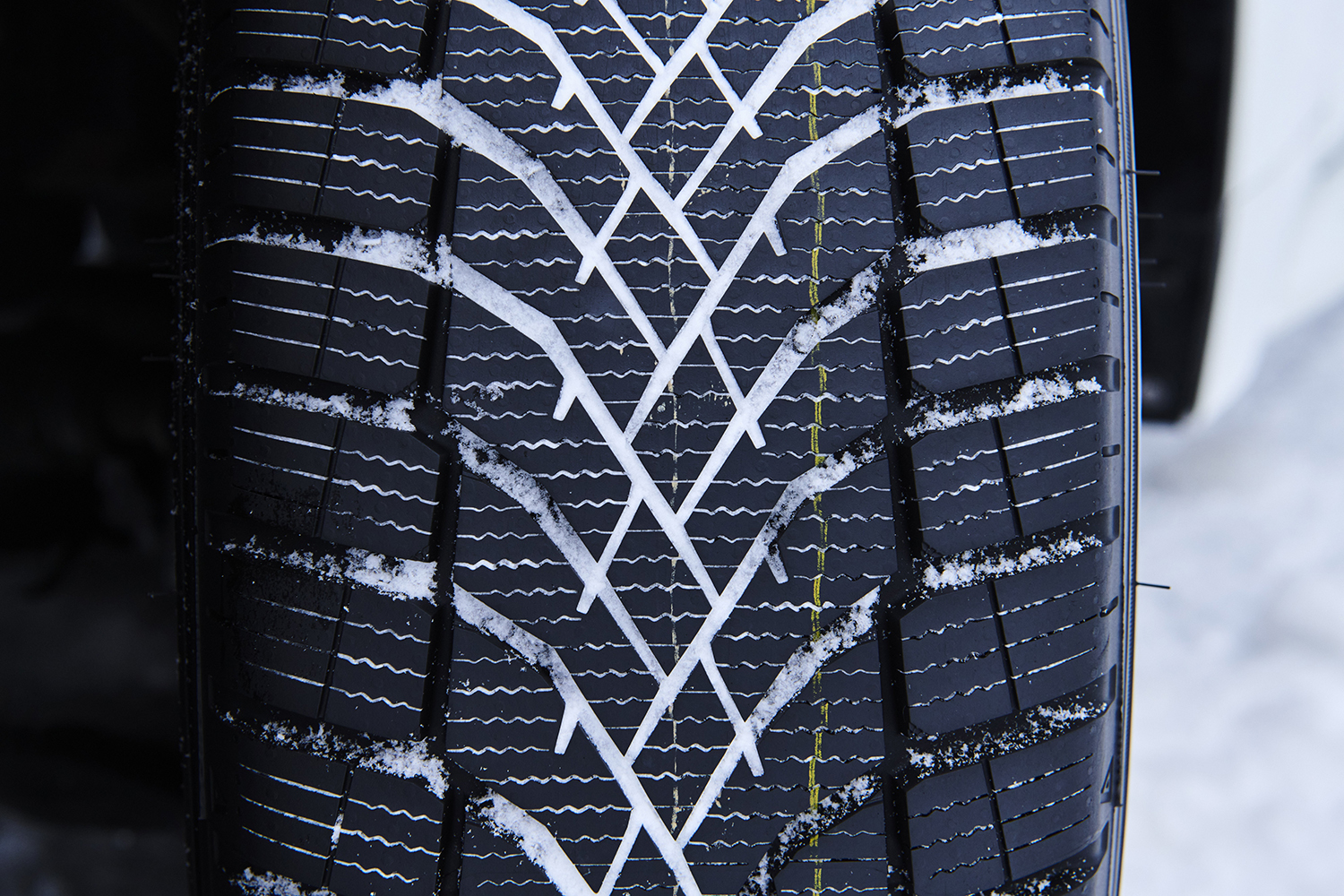 オールシーズンタイヤのイメージ
