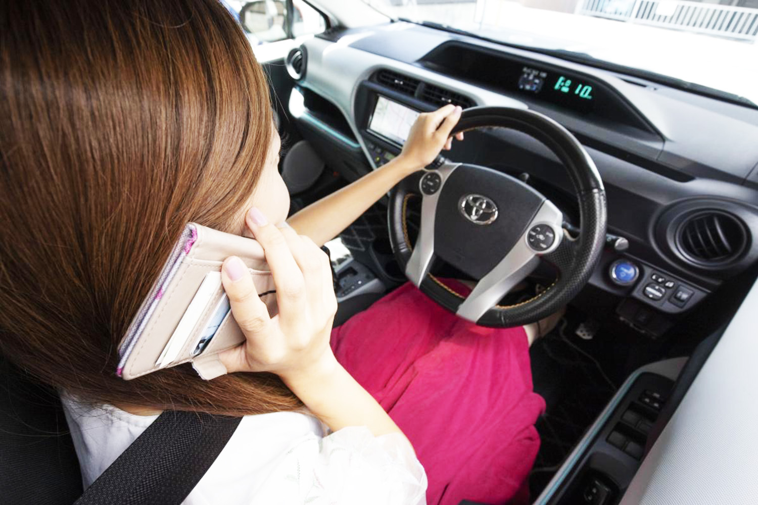 「３分間電話の日」に考える車内の「ハンズフリー通話」を安全にする方法とは 〜 画像1