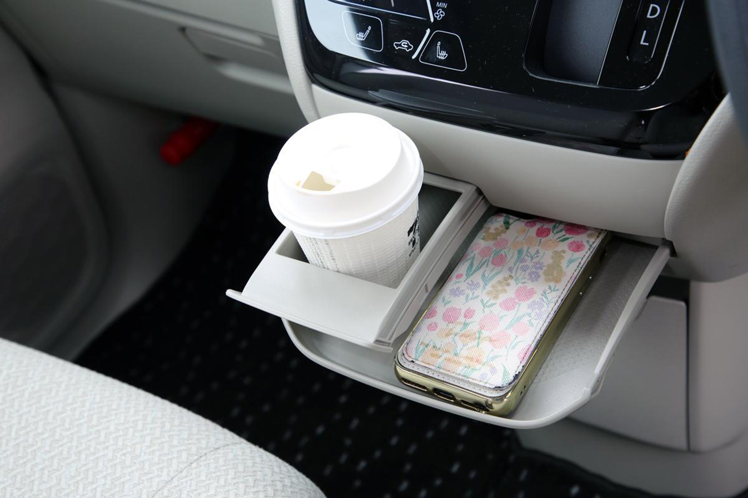 車内に置きっぱなしの飲み物