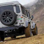 【画像】「ディフェンダーをEV化」はわかる！　でも6400Nmって何かの間違いじゃ……な狂気のレストモッド「パンテラ」が爆誕 〜 画像12