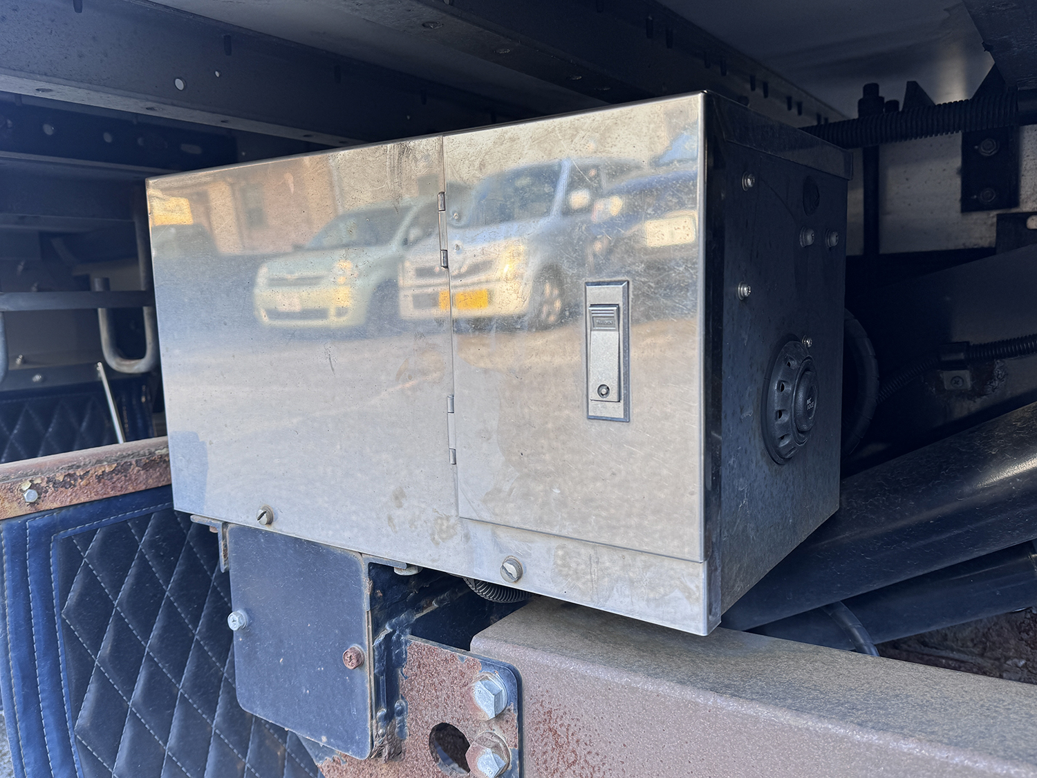 憧れのウイング車に操ってみたら思ってたのと違った!? 〜 画像1