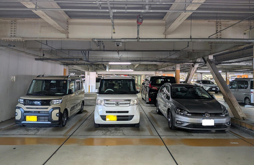 ドアの凹みで心も凹む！　恐怖の「ドアパンチ」を防ぐ駐車方法と被害リスク軽減策