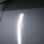 【画像】ドアの凹みで心も凹む！　恐怖の「ドアパンチ」を防ぐ駐車方法と被害リスク軽減策 〜 画像1