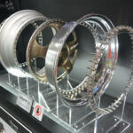 【画像】新時代のスポーツホイールが集結！　WORKブースでアルミホイールの最先端を体感せよ【東京オートサロン2026】 〜 画像3