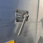 【画像】中型トラックは「ほぼ」乗ってきたぜ……ウイング車がまだだった！　念願かなって知り合いのウイング車を穴が空くほど観察してみた 〜 画像4