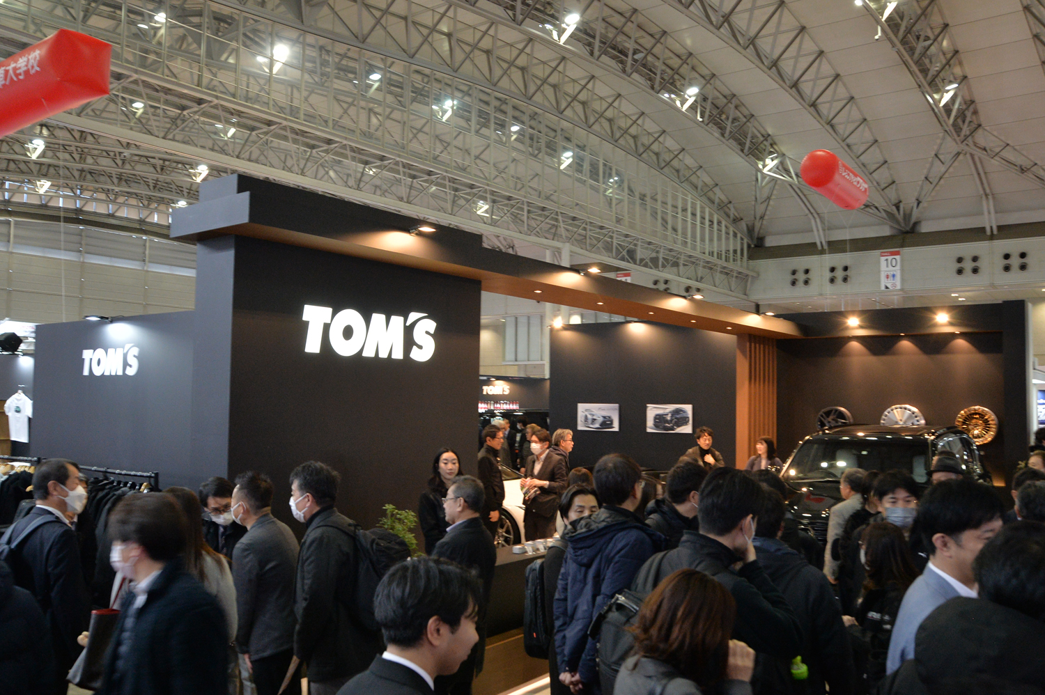 東京オートサロン2026のTOM'Sブース