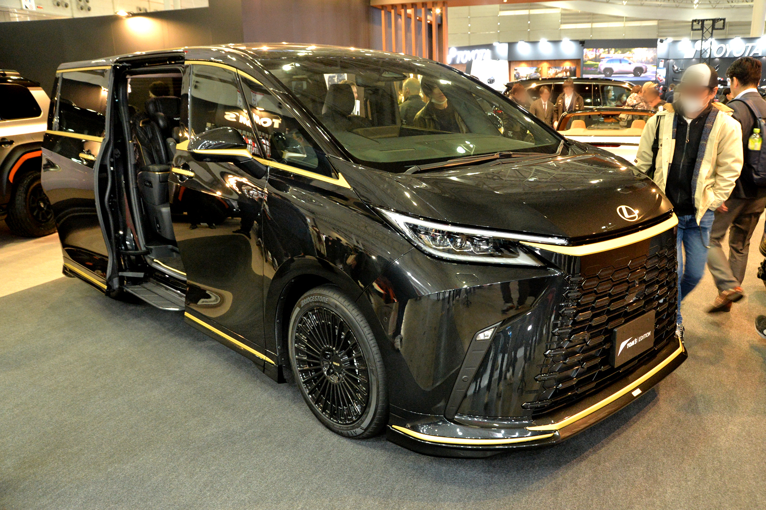 LEXUS LM TOM'S EDITION — GOLD LIMITED —