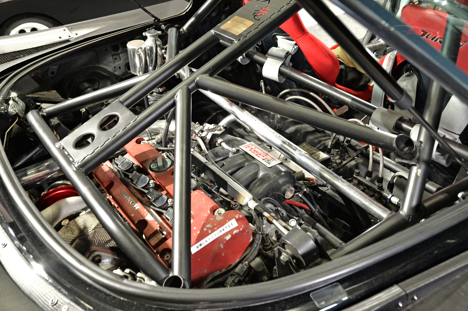 リヤに搭載されるK20Aエンジン 〜 画像7