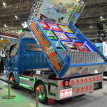 【画像】ダイハツブースは“オモシロ”と“マジメ”が同居する空間！　まさかの「親子ゲンカ」企画から注目のショーカーまで全部見せ!!【東京オートサロン2026】 〜 画像16