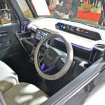 【画像】ダイハツブースは“オモシロ”と“マジメ”が同居する空間！　まさかの「親子ゲンカ」企画から注目のショーカーまで全部見せ!!【東京オートサロン2026】 〜 画像21