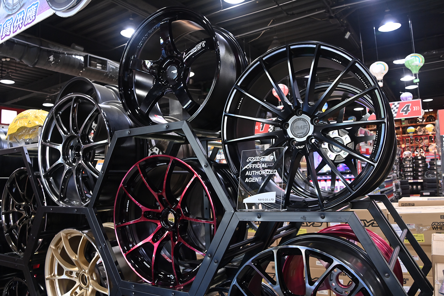 台湾のカー用品店の様子 〜 画像21