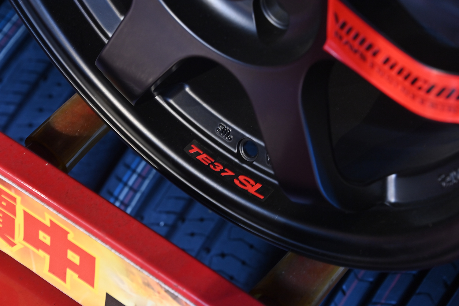 危なすぎるパチモノホイールが正規品の隣で堂々と売られていた 〜 画像15