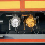 【画像】石油運搬でお馴染みのタンクローリーと似て非なる「バルク車」！　意外と知らない「粉」の運び方 〜 画像7