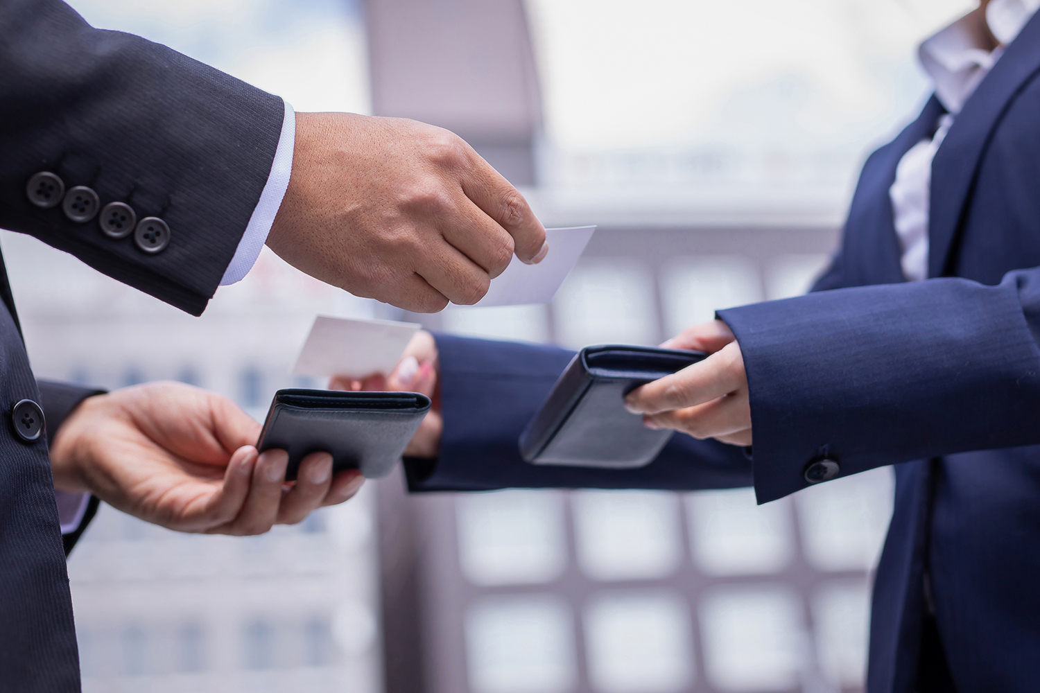 名刺交換のイメージ 〜 画像5