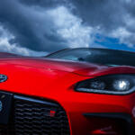 「サーキット走るならクルマにお金かかるでしょ……」とも限らない！　ほぼ「ツルシ」で走れる手頃な国産車があるぞ!!