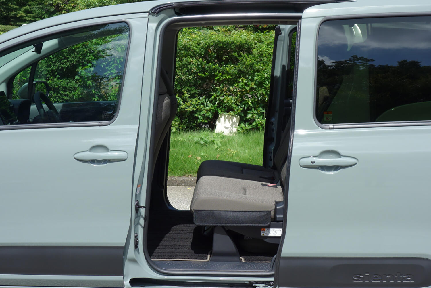トヨタ・シエンタのスライドドア 〜 画像11