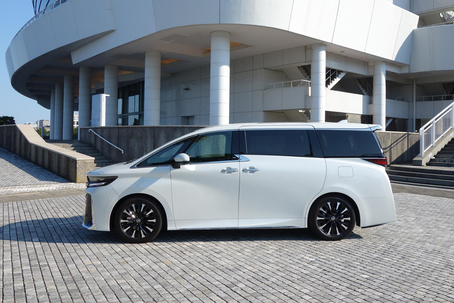 トヨタ・アルファードのイメージ