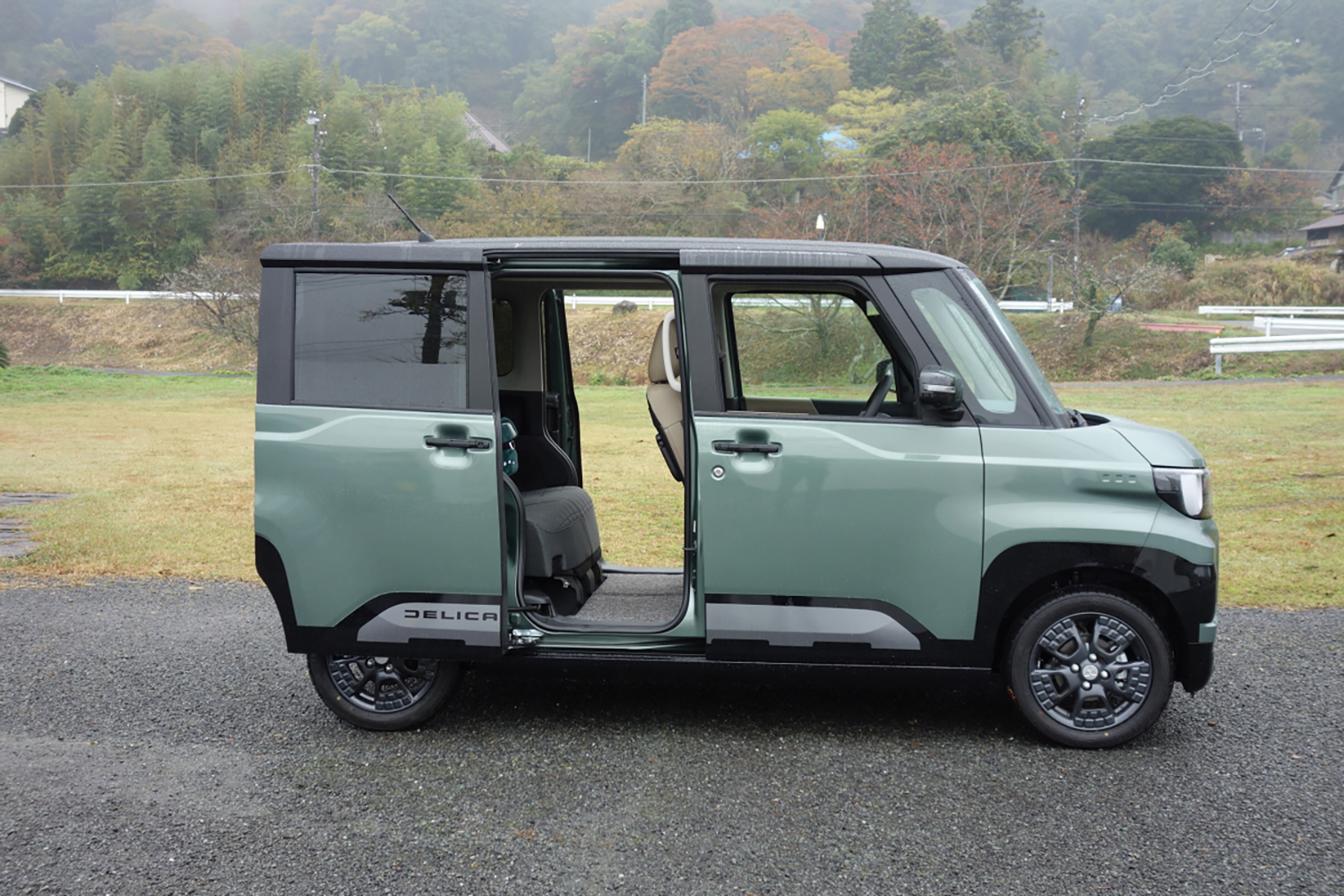 三菱 デリカミニ 〜 画像8