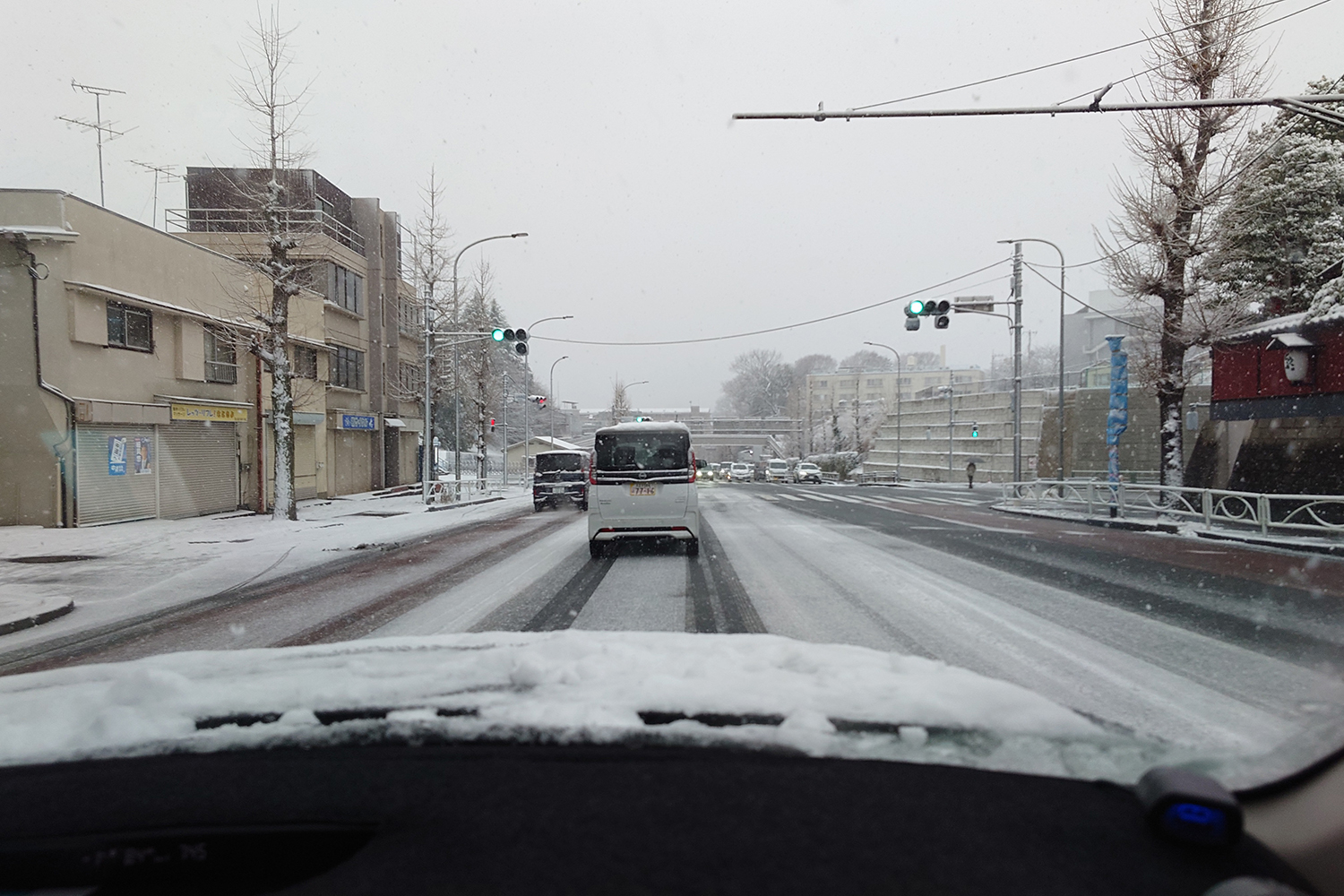 都内の雪道のイメージ