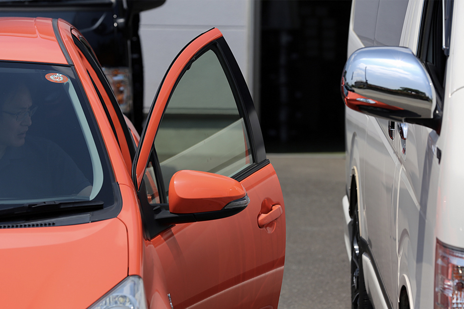 ドアパンチのイメージ 〜 画像10