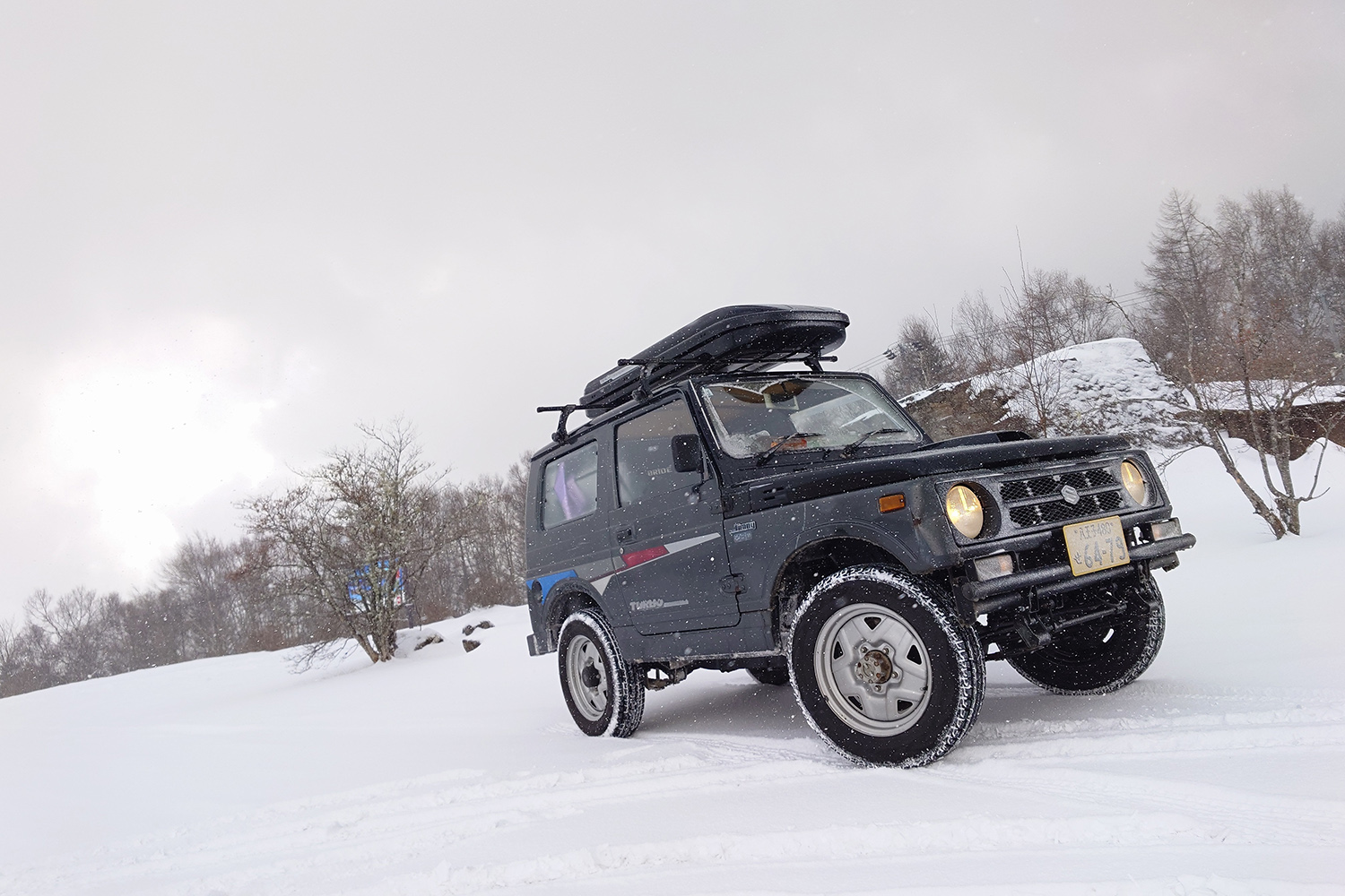 スキー場へはボロいクルマで行った方が気がラクな理由