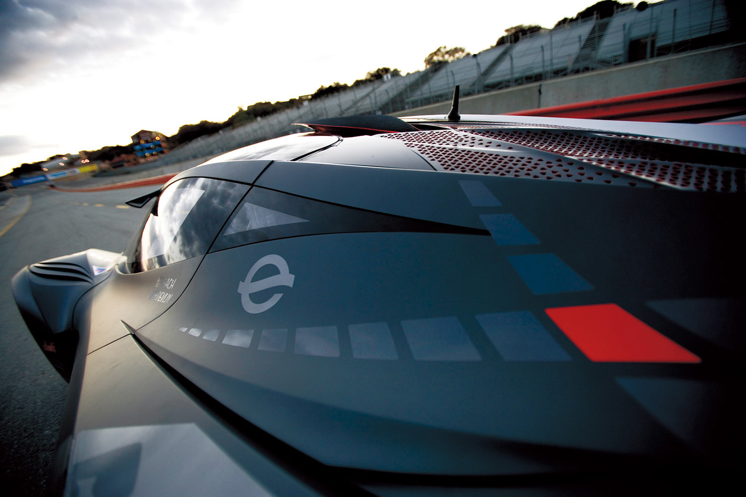 マツダ 風籟（ふうらい）