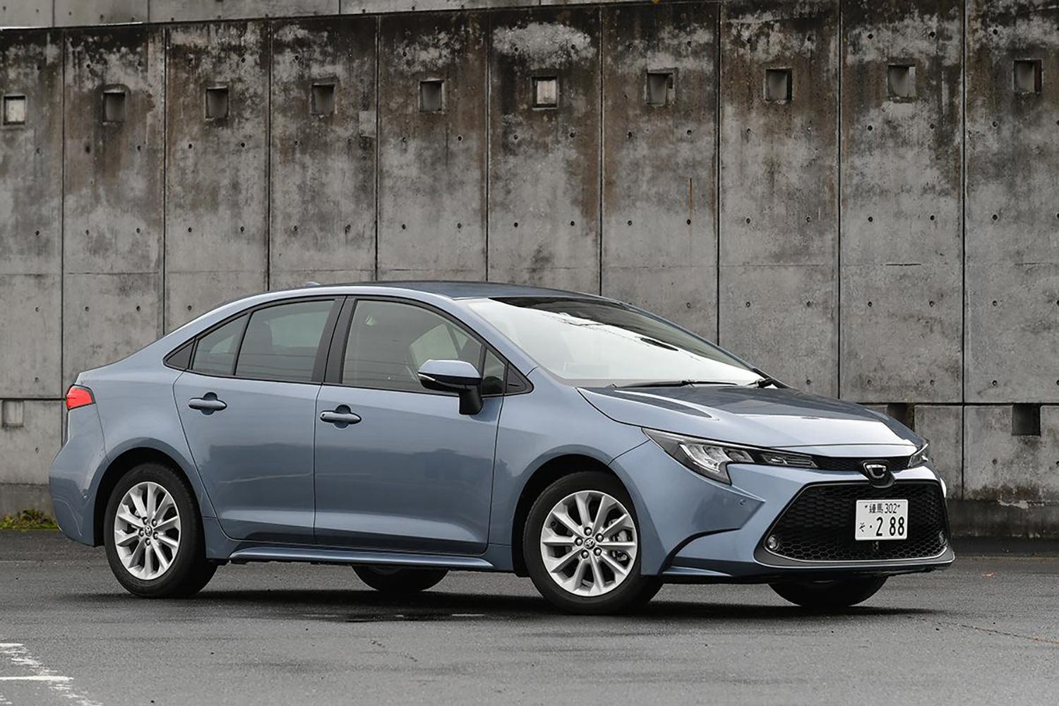 トヨタ・カローラセダン