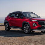 【画像】オヤジ感涙の車名「スターレット」が南アフリカで生き残っている！　よく見るとその顔は……馴染みのあるアイツだった 〜 画像15