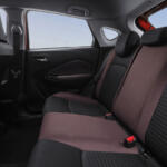 【画像】オヤジ感涙の車名「スターレット」が南アフリカで生き残っている！　よく見るとその顔は……馴染みのあるアイツだった 〜 画像9