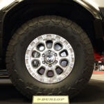 【画像】SUVのオシャレなら「グラントレック」！　超話題のオールシーズンタイヤ「シンクロウェザー」も並ぶダンロップの勢いがヤバい【大阪オートメッセ2026】 〜 画像3