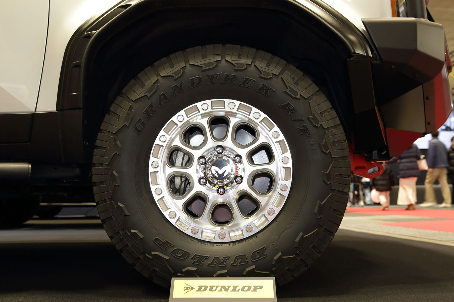 女性ジャーナリストたちも盛り上げるダンロップブースは必見！【大阪オートメッセ2026】 〜 画像3