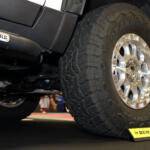 【画像】SUVのオシャレなら「グラントレック」！　超話題のオールシーズンタイヤ「シンクロウェザー」も並ぶダンロップの勢いがヤバい【大阪オートメッセ2026】 〜 画像4