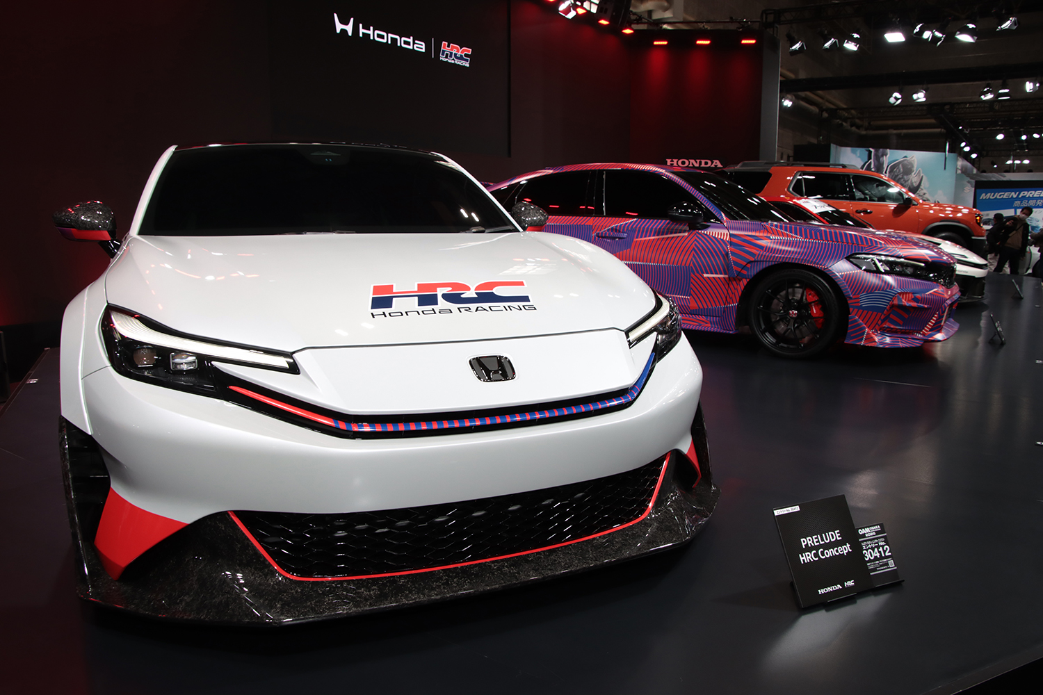 間近で見られて乗り込めるホンダ／無限ブースはホンダマニア必見