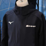 【画像】ミズノとクルマ業界との繋がりがますます太くなる！　HRCに提供するウェアの現物がついに登場【大阪オートメッセ2026】 〜 画像33
