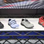 【画像】ミズノとクルマ業界との繋がりがますます太くなる！　HRCに提供するウェアの現物がついに登場【大阪オートメッセ2026】 〜 画像17